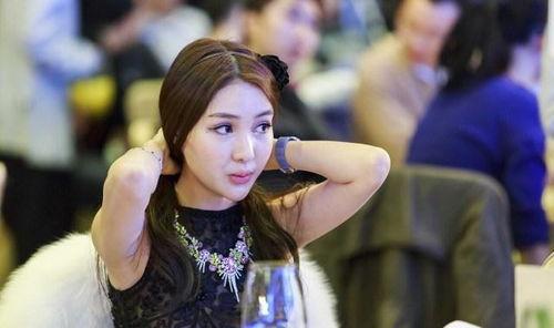 网红爆料前妻是谁啊视频,视频爆料引发热议